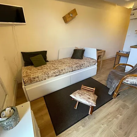 Bien Situes Avec Terrasse *